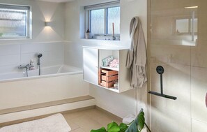 Bathroom - Awesome home in Egernsund with house sea view (Egernsund)