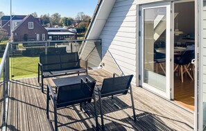 Outdoor dining - Awesome home in Egernsund with house sea view (Egernsund)