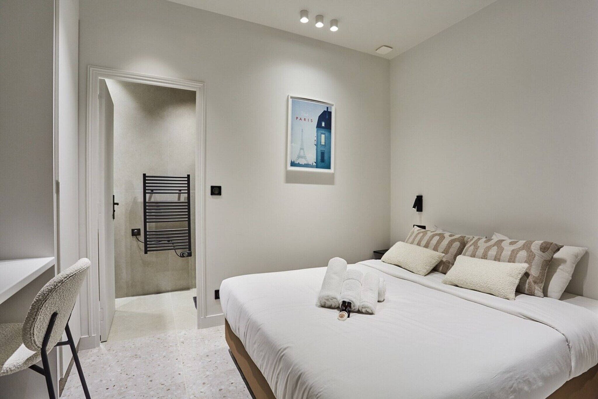 2 chambres, bureau, fer et planche à repasser, Wi-Fi gratuit