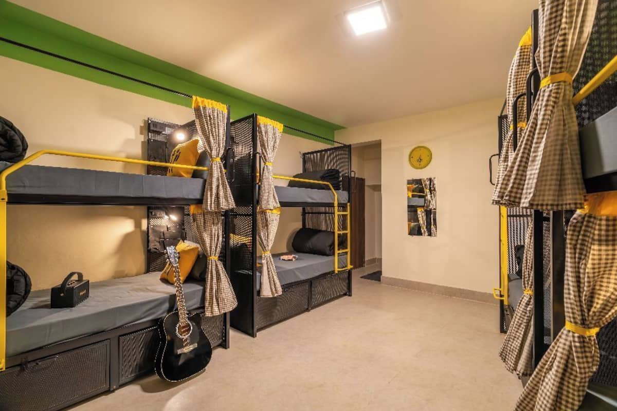 Bed in 8 Bed Mixed Dormitory | Free WiFi, bed sheets