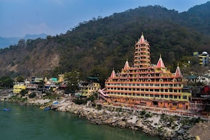 Exterior - The Hosteller Rishikesh Laxman Jhula (Rishikesh)