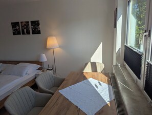 1 bedroom, internet, bed sheets - Tiny City Apartment Lion - 3 Persons - Keybox (Braunschweig)