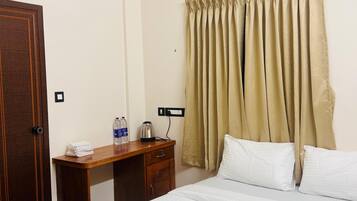 Doppia Classic | Una scrivania, postazione laptop, Wi-Fi gratuito