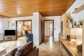 TV, stereo - Apartment 'Ferienwohnung Niemeier, 97qm' with Balcony and Wi-Fi (Brilon)