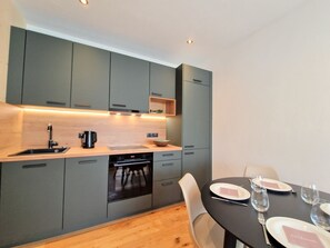 Fridge, oven, dishwasher, cookware/dishes/utensils - Schanzlbichl by Interhome (Fügen)