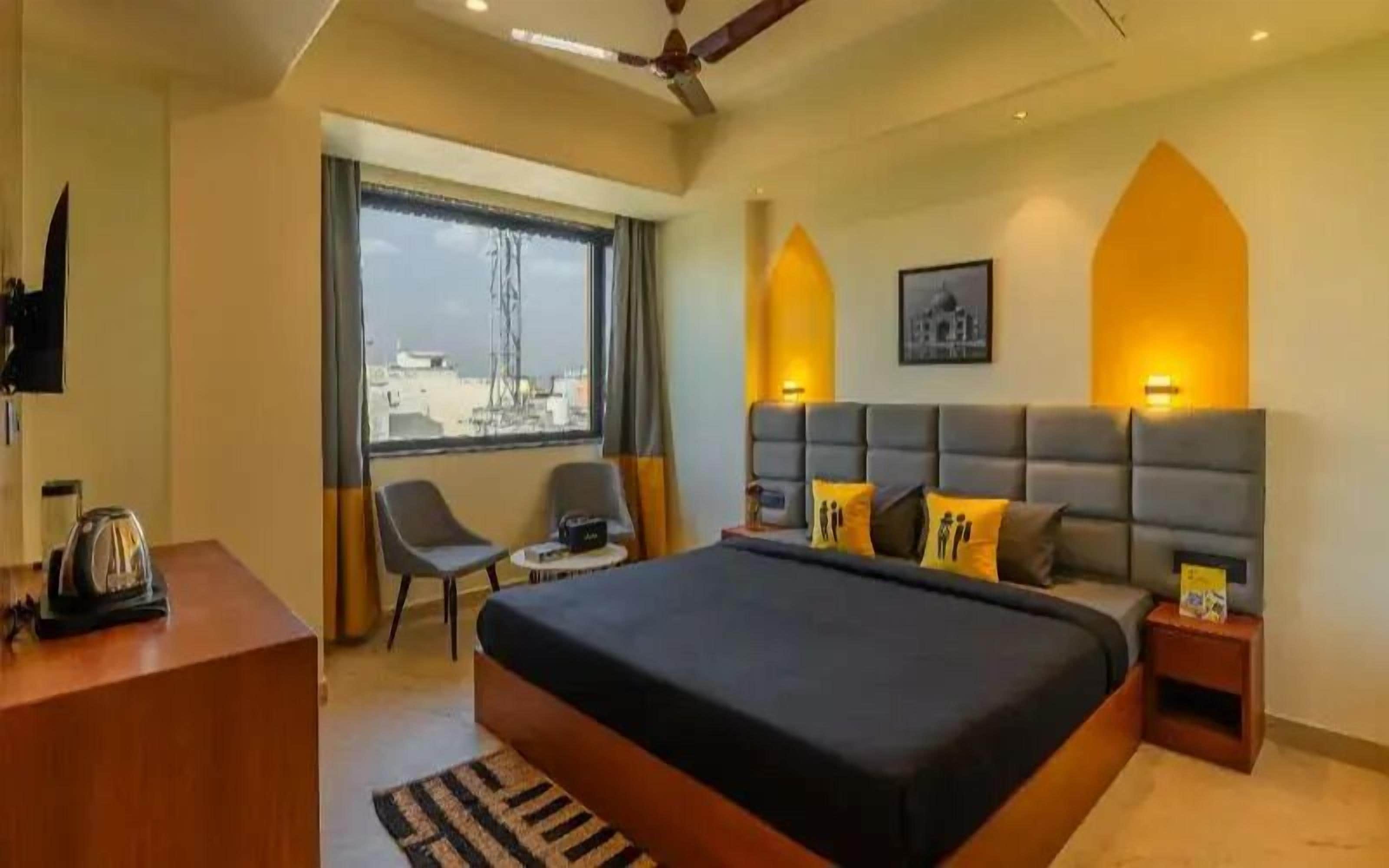 Superior-Doppelzimmer, Stadtblick | Kostenloses WLAN, Bettwäsche