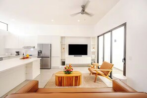 Living area - Entire home in Tamarindo, Costa Rica - 10 guests4 bedrooms6 beds3.5 baths (Tamarindo)