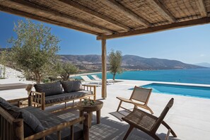 Outdoor pool - Villa Eos - Exclusive Hideaway with Unmatched Sea Views and Privacy in Agiassos (Naxos)