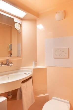 Dusche, kostenlose Toilettenartikel, Seife, Shampoo