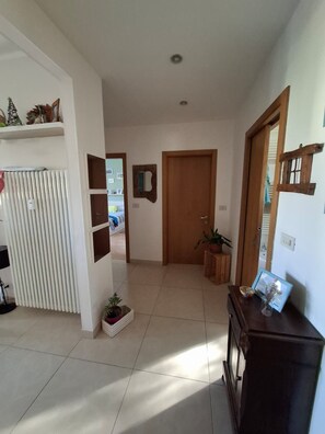 Interior - Bright & Cozy Apartment with balcony in Trento (Trento)
