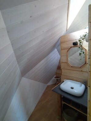 Dusche, Handtücher, Seife, Toilettenpapier