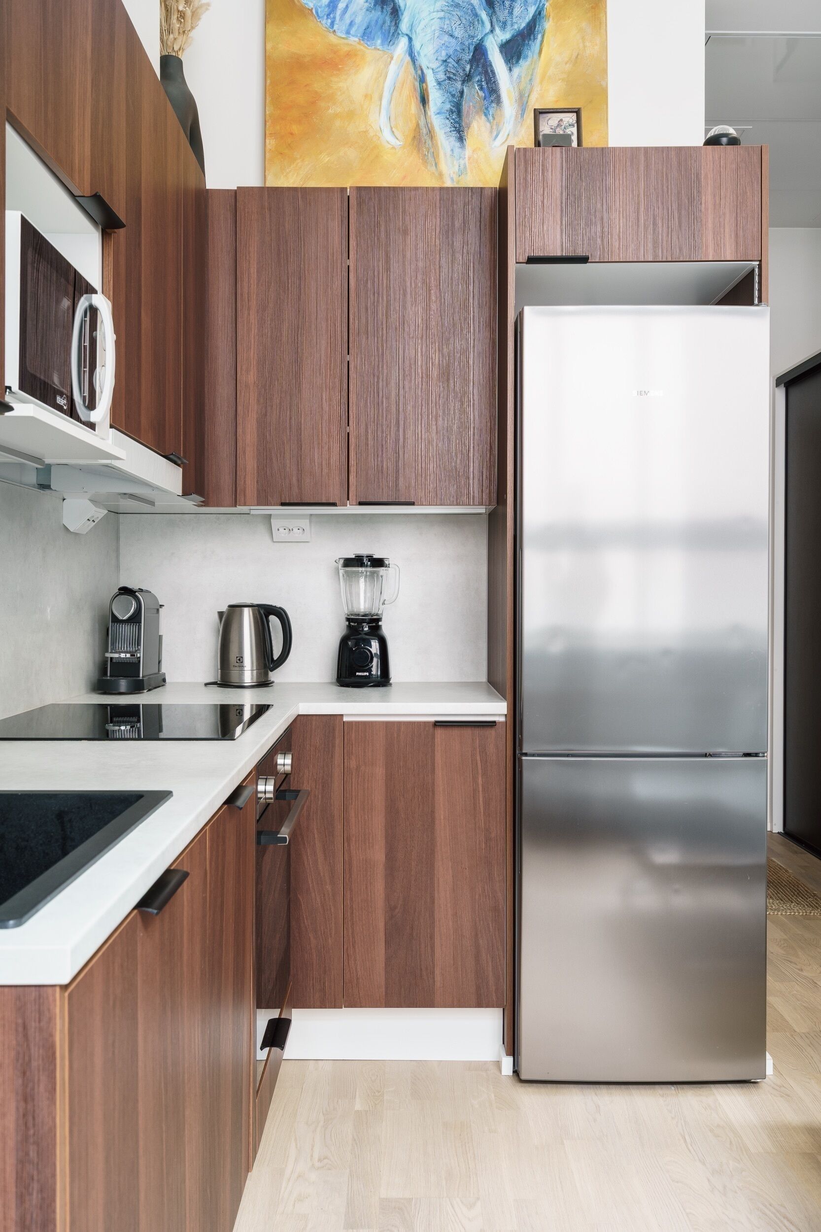 Comfort Studio | Private kitchen | Full-sized fridge, microwave, oven, stovetop