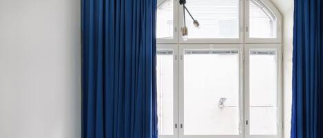 Comfort Studio | Blackout drapes, free WiFi