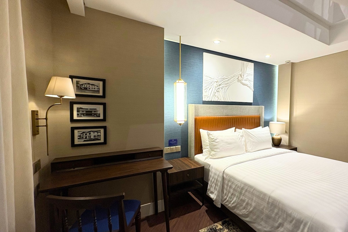 خزنة داخل الغرفة وستائر تعتيم وواي فاي مجانًا