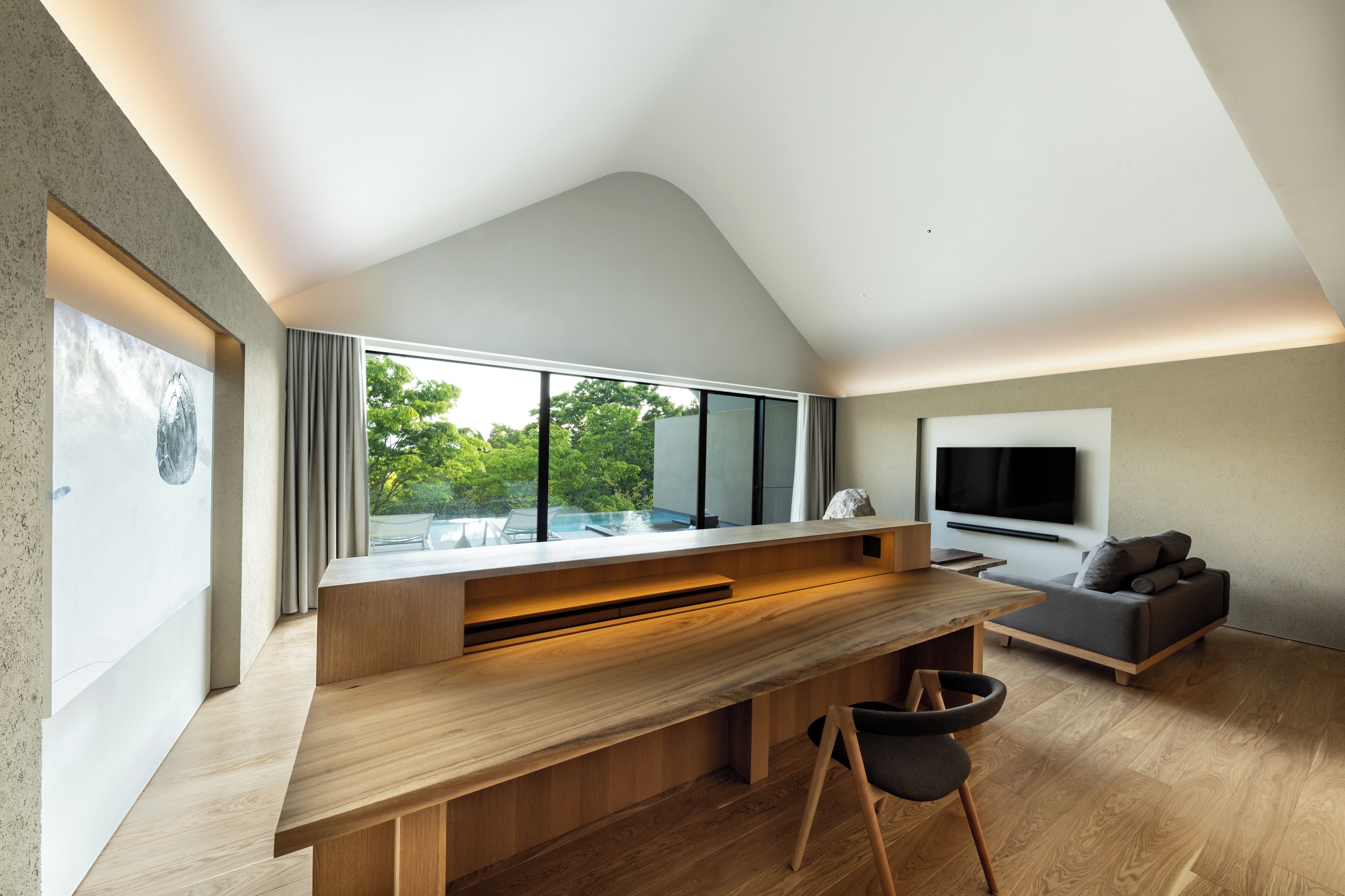 Luxury Villa | In-room safe, desk, blackout drapes, soundproofing