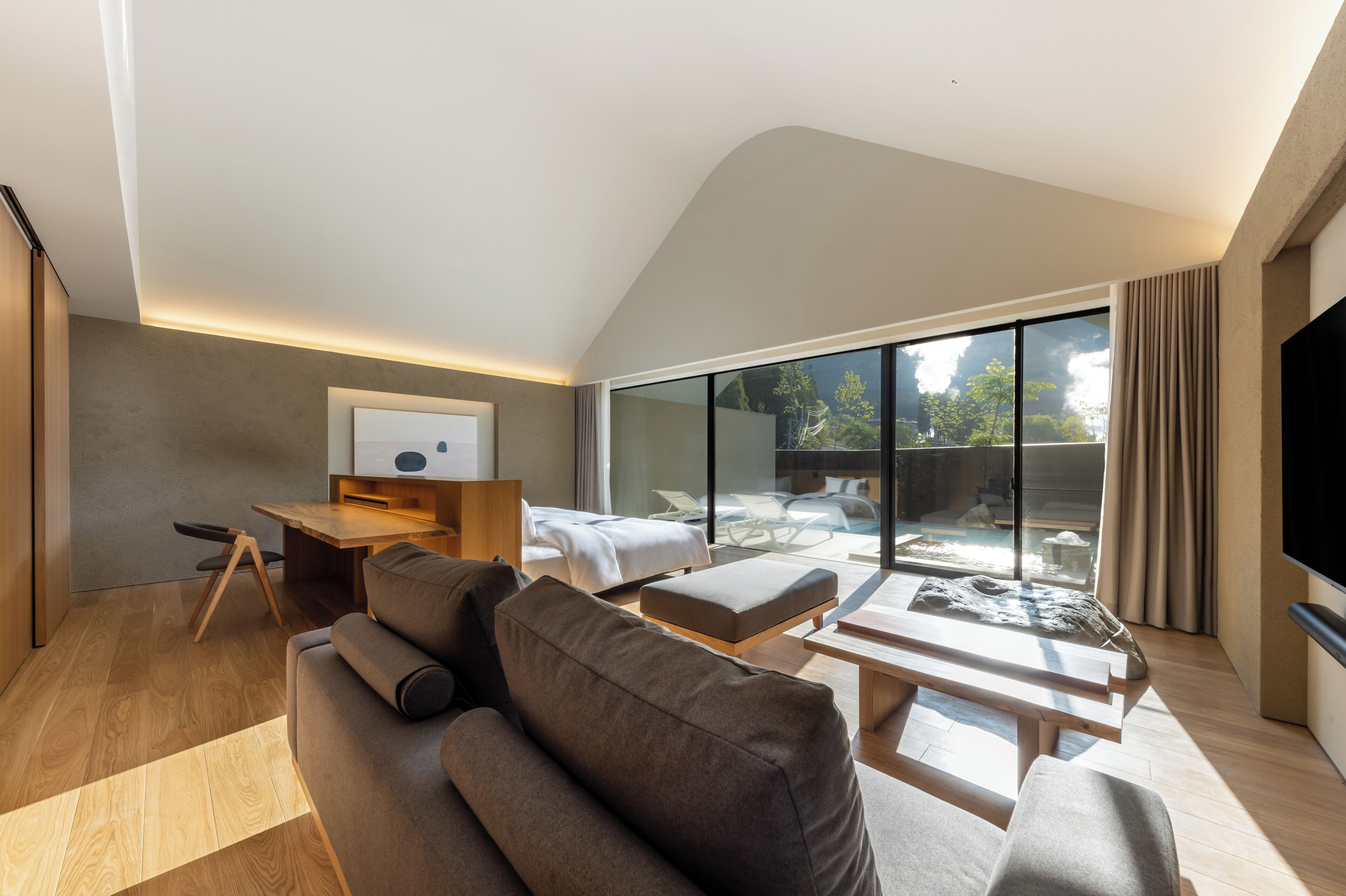 Luxury Villa | In-room safe, desk, blackout drapes, soundproofing