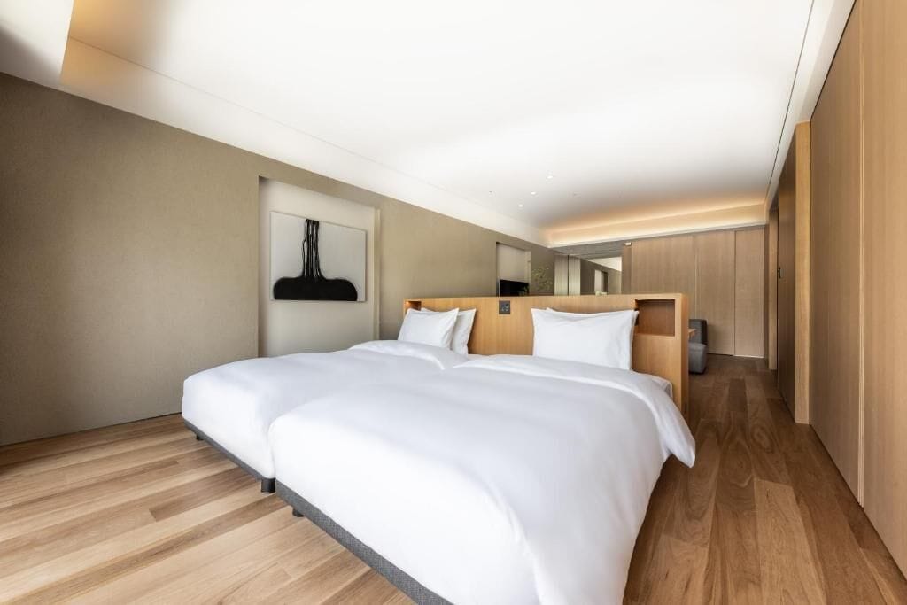 ラグジュアリー ツインルーム | セーフティボックス (室内)、デスク、遮光カーテン、防音設備