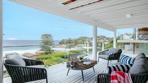 Property grounds - Amazing views and short walk to beach (AVOCA BEACH)