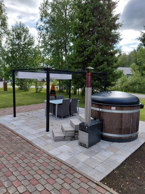 Outdoor dining - In the land of the Lapps Villa Pakatti (Kittilä)