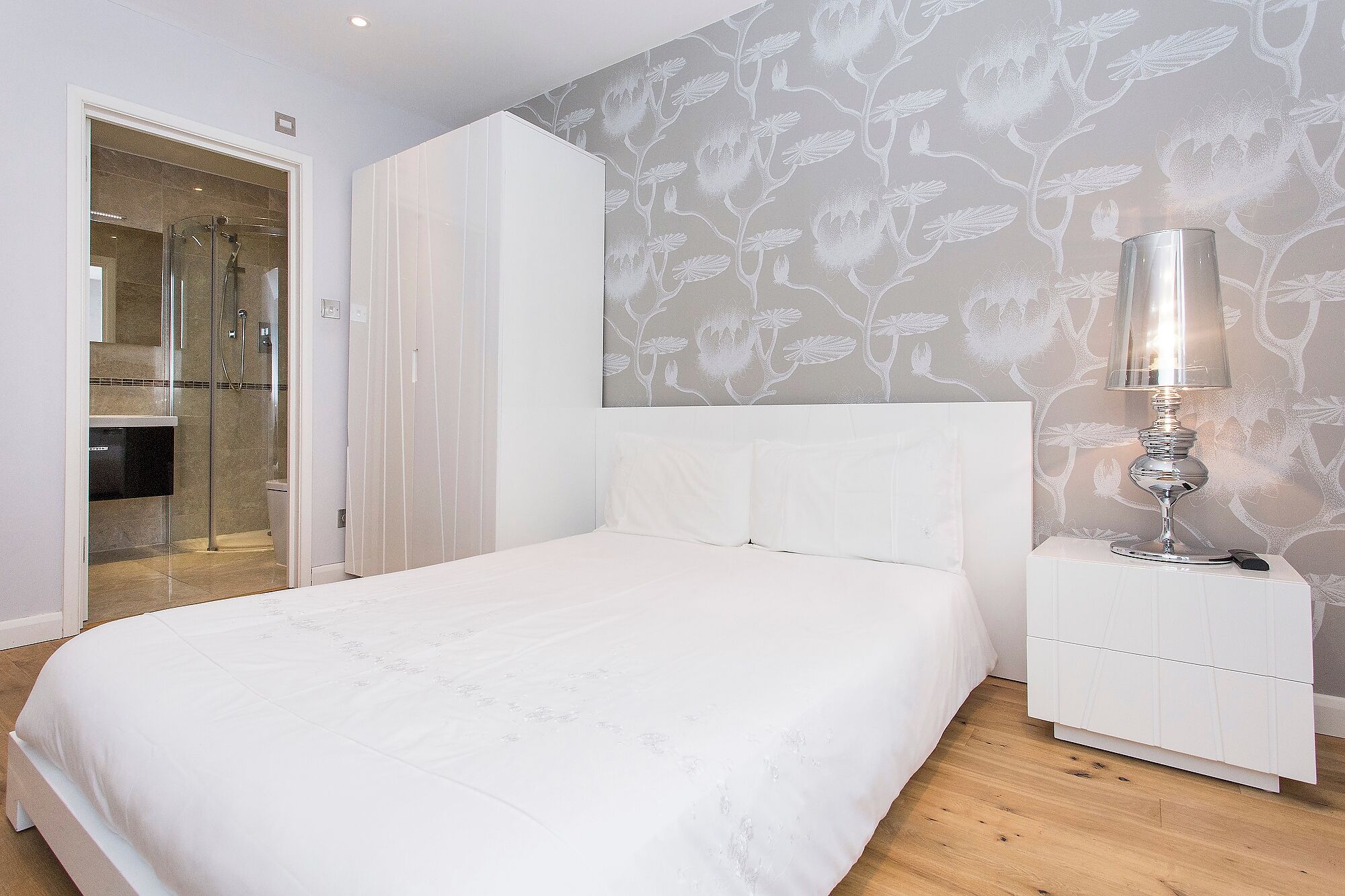 3 chambres, fer et planche à repasser, accès à Internet, literie fournie