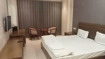 Desk, laptop workspace, free WiFi