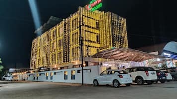 Desk, laptop workspace, free WiFi