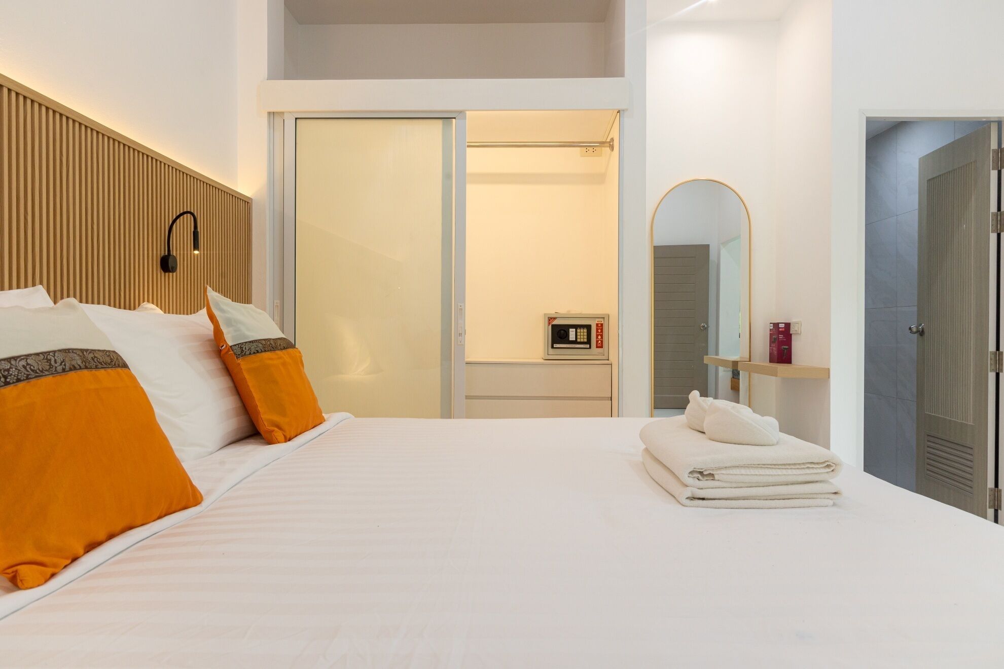 2 Bedroom Private Pool Villa | Caja de seguridad en la habitación, escritorio y cortinas blackout 