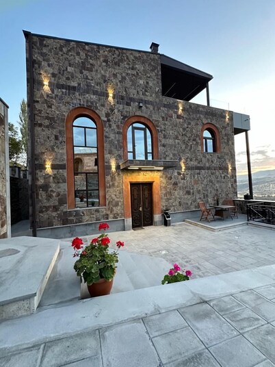 Château Byurakan Hotel