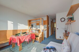 Apartamento família, vários quartos (La Casa Di Mitti) | Área de estar | TV