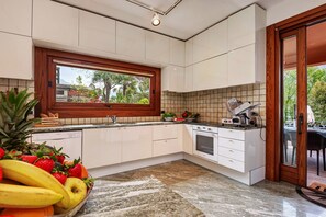 Vila, 4 quartos, piscina particular, vista para o jardim | Parte interna