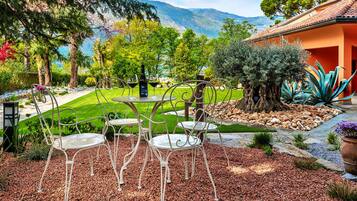 Villa, 4 Bedrooms, Private Pool, Garden View | Garden