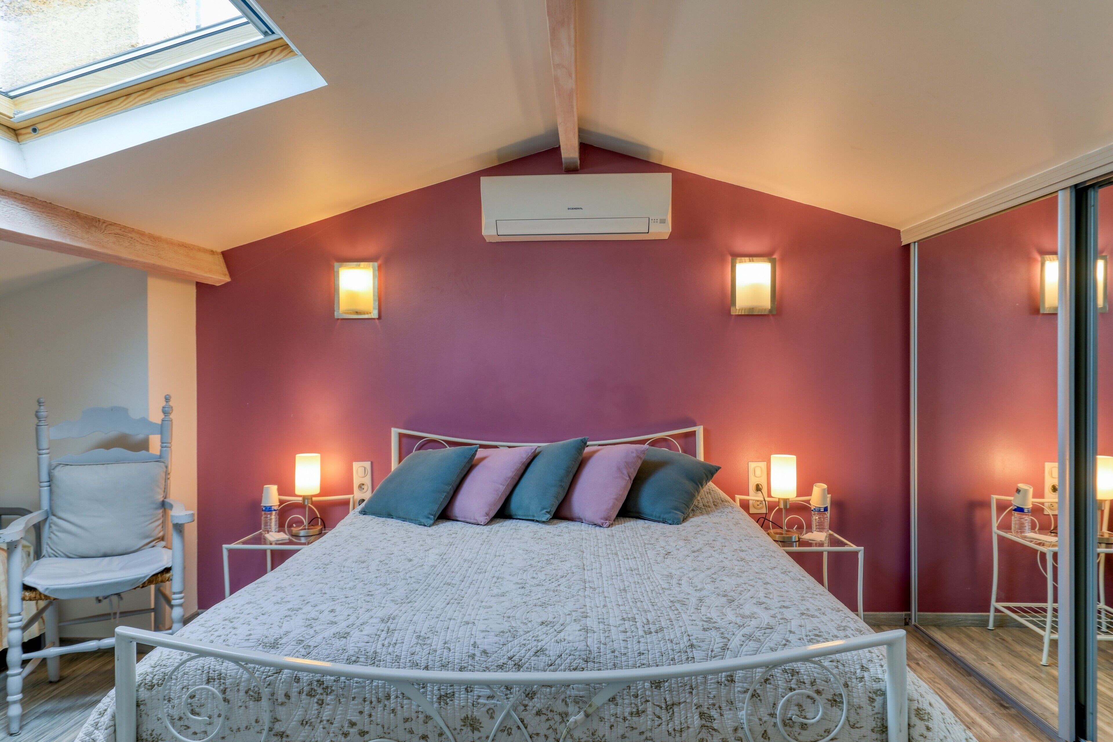 1 habitación, escritorio, wifi y ropa de cama 