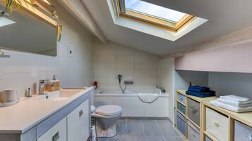 Shower, free toiletries, hair dryer, towels