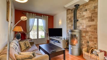 Televisie en een open haard