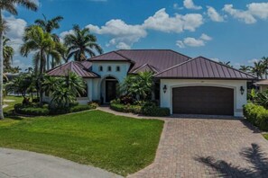 Room - Villa Pearl (Cape Coral)