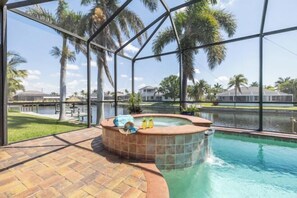 Room - Villa Pearl (Cape Coral)