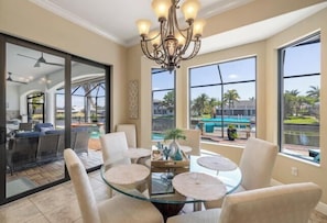 Room - Villa Pearl (Cape Coral)