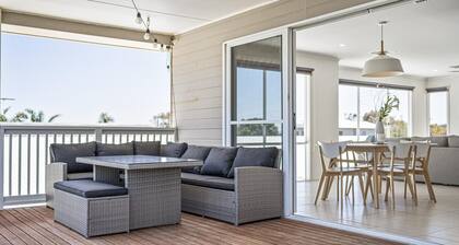 Coastal Haven ~ Sellicks Beach - A Seamless Blend Of Modern Comfort & Stylish Design