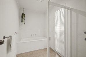 Shower, hair dryer, towels - Coastal Haven ~ Sellicks Beach - A Seamless Blend Of Modern Comfort & Stylish Design (Sellicks Beach)