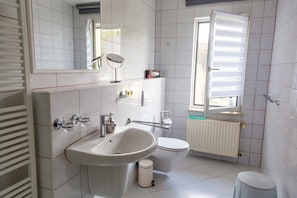 Douche, serviettes fournies