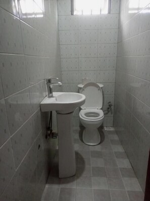 Chaussons, serviettes fournies