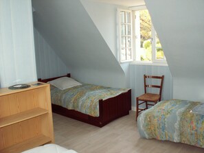 2 quartos, ferros/tábuas de passar roupa, Wi-Fi