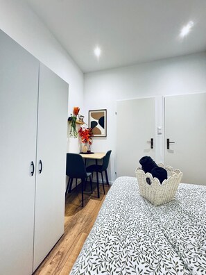 Apartamento básico | Tabla de planchar con plancha