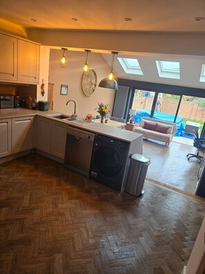 Ferienhaus, 4 Schlafzimmer, Balkon | Innenbereich