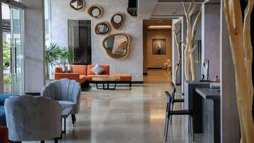Condo, 1 Bedroom, Accessible, Balcony | Lobby