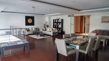 公寓式客房, 1 间卧室, 无障碍, 阳台 | 餐厅