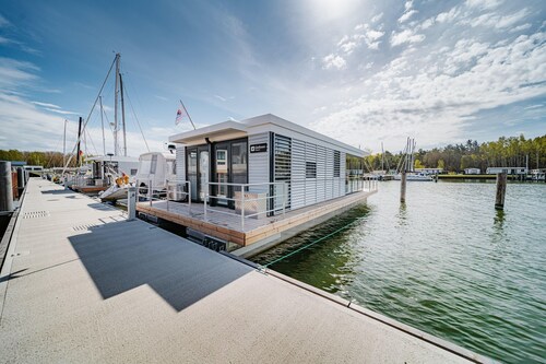 Spacious Houseboat in Peenemunde