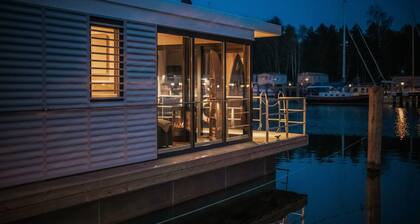 Spacious Houseboat in Peenemunde