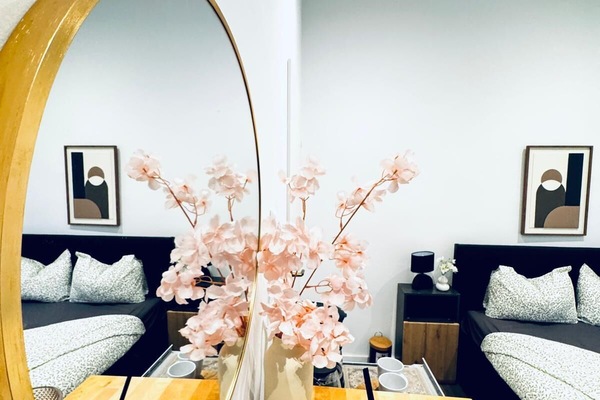 Basic Apartment | Iron/ironing board (on request)