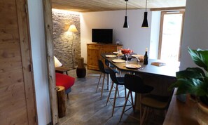 Dining - 2 Rooms for 6 People (Le Grand-Bornand)